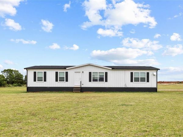 260267 E 680 Road, Hitchcock, OK 73744
