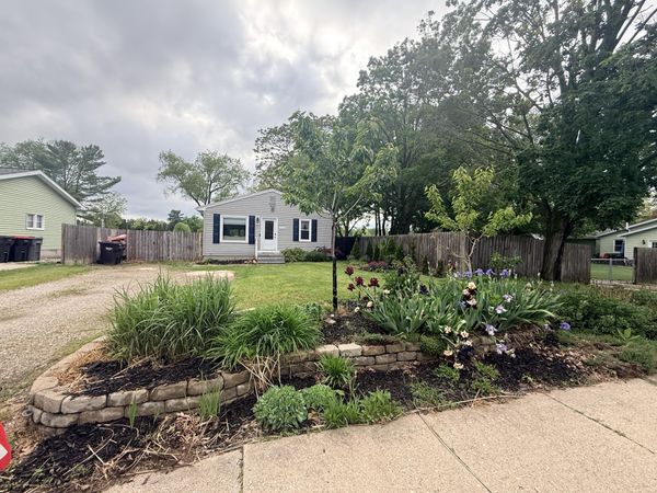 3233 Wayburn Avenue SW, Grandville, MI 49418