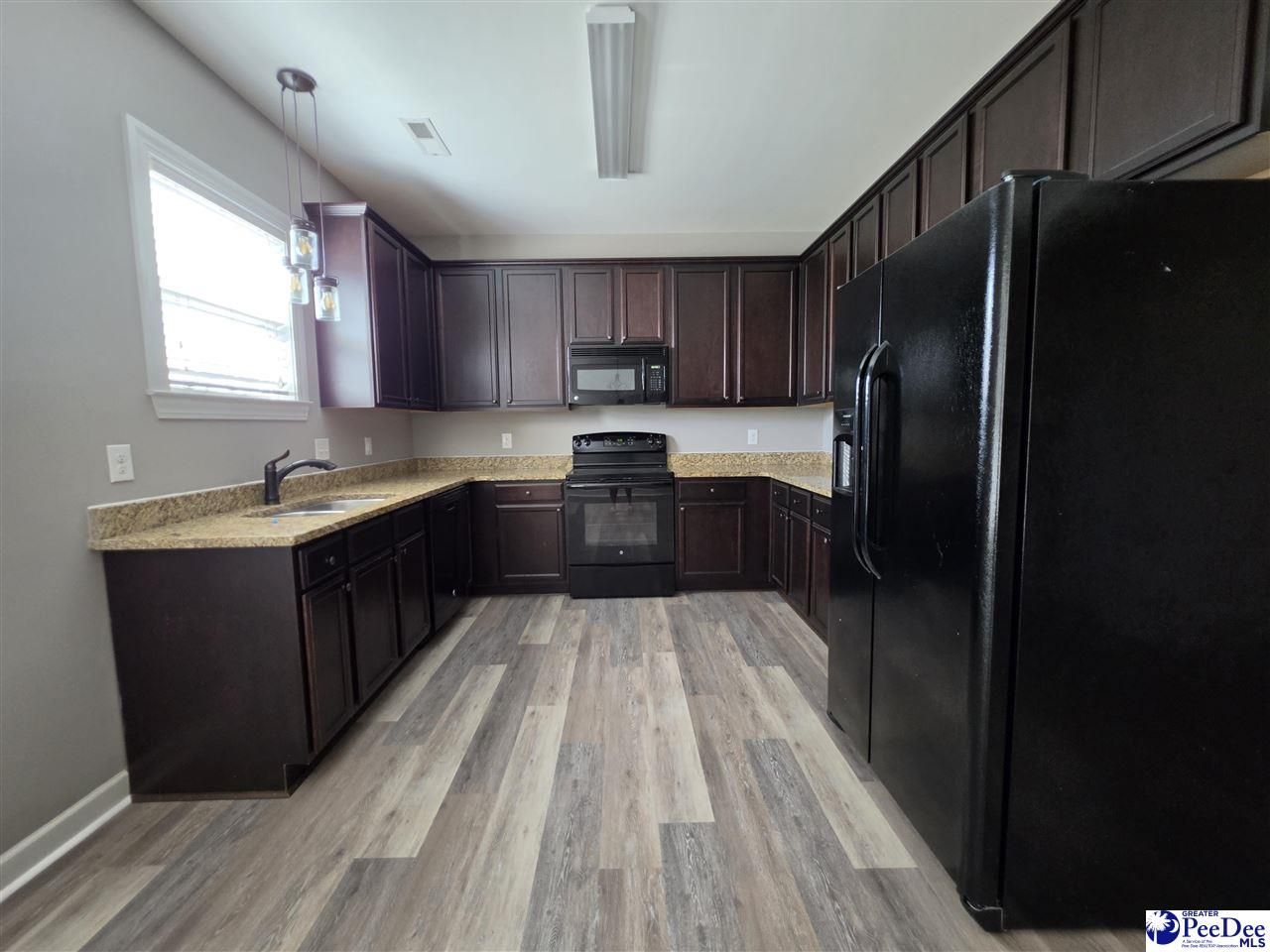 3022 Red Berry Circle Photo 4