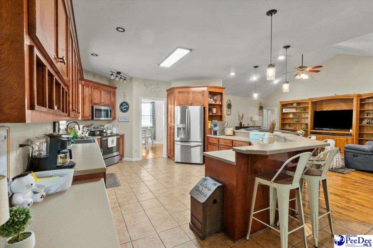 571 Laughlin Rd Photo 22