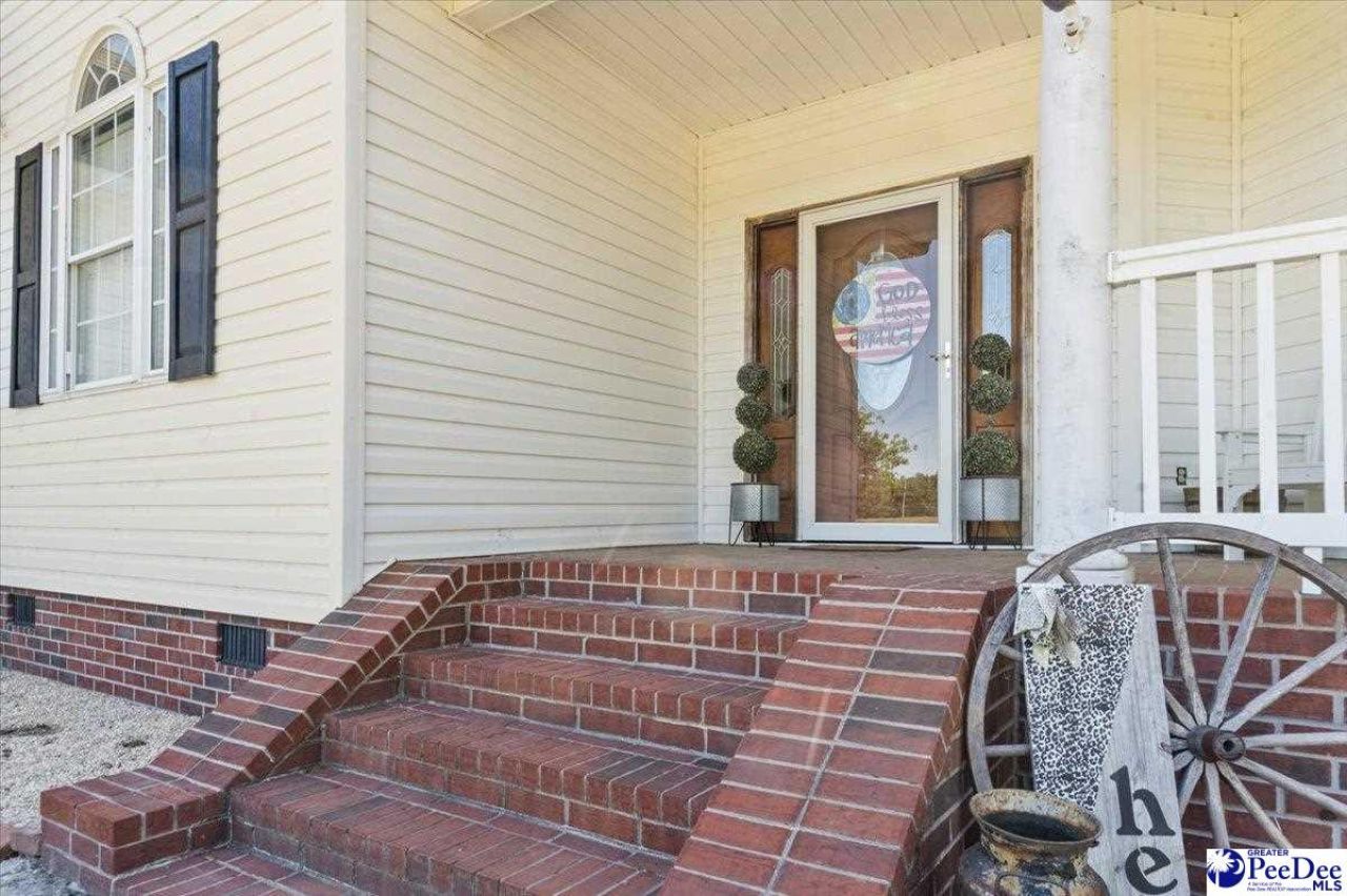 571 Laughlin Rd Photo 6