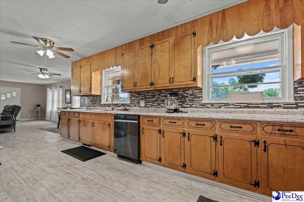 3545 Saint James Road Photo 5