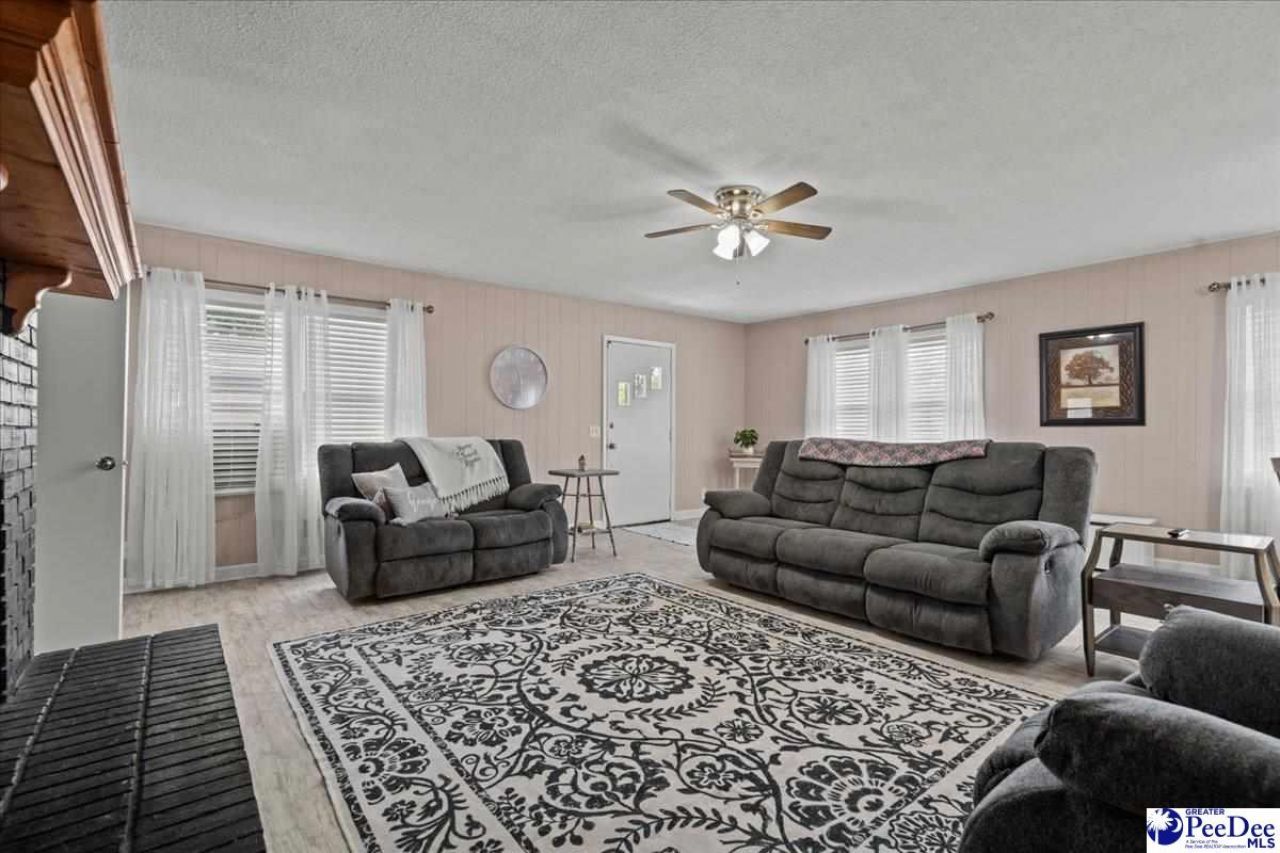 3545 Saint James Road Photo 8