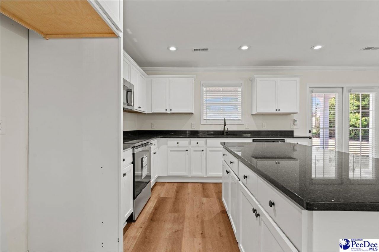 800 Tinkerbell Ln Photo 10