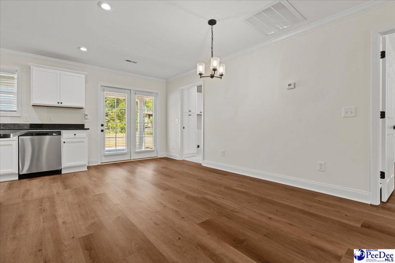 800 Tinkerbell Ln Photo 15