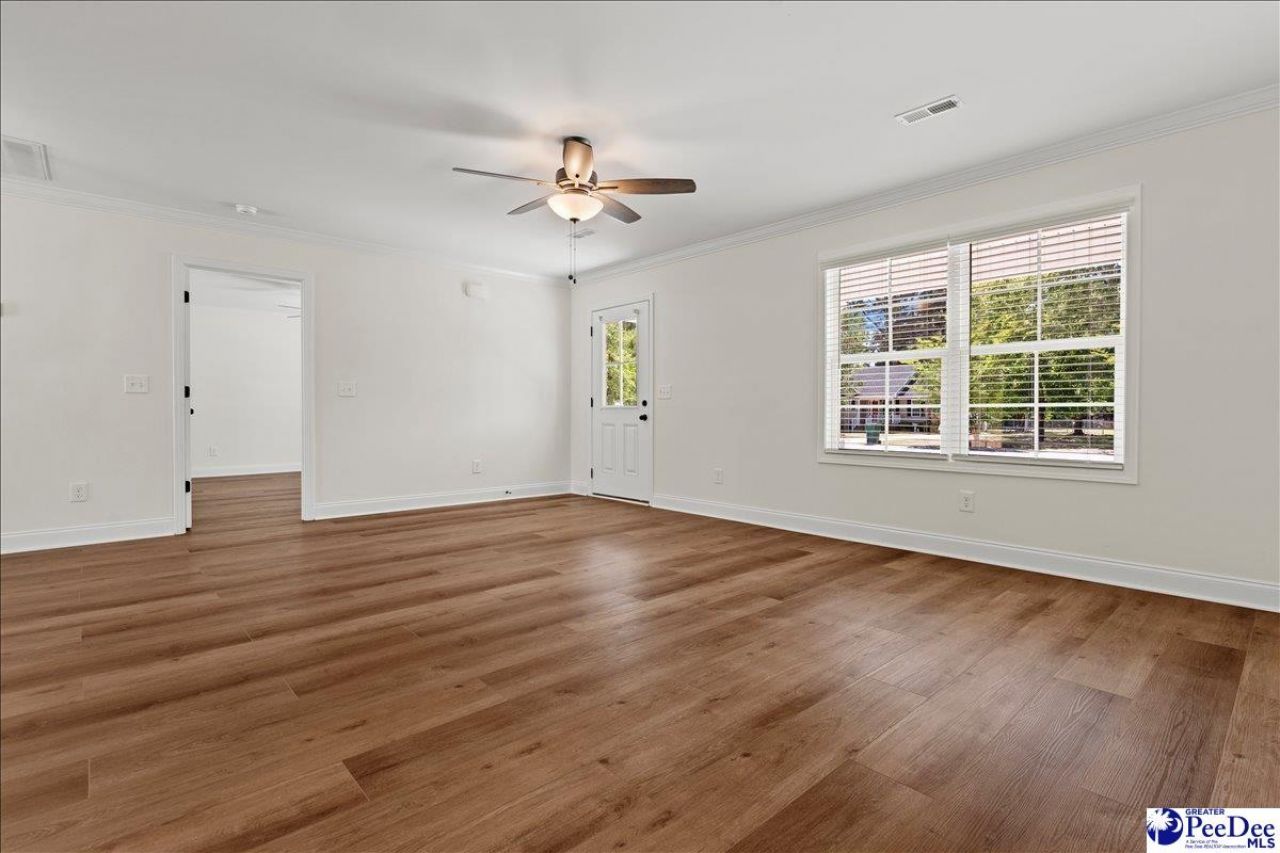800 Tinkerbell Ln Photo 6
