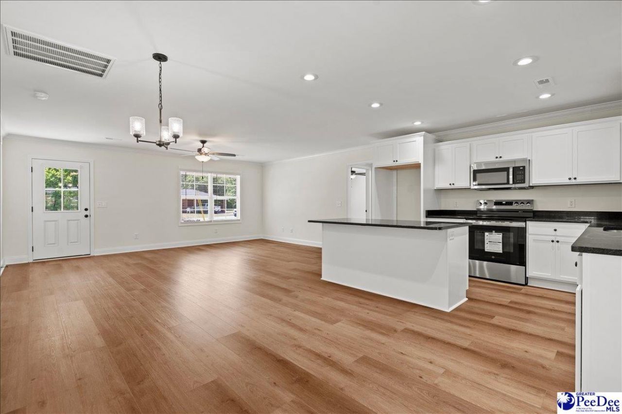 800 Tinkerbell Ln Photo 8