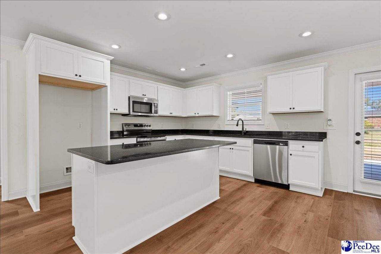 800 Tinkerbell Ln Photo 9