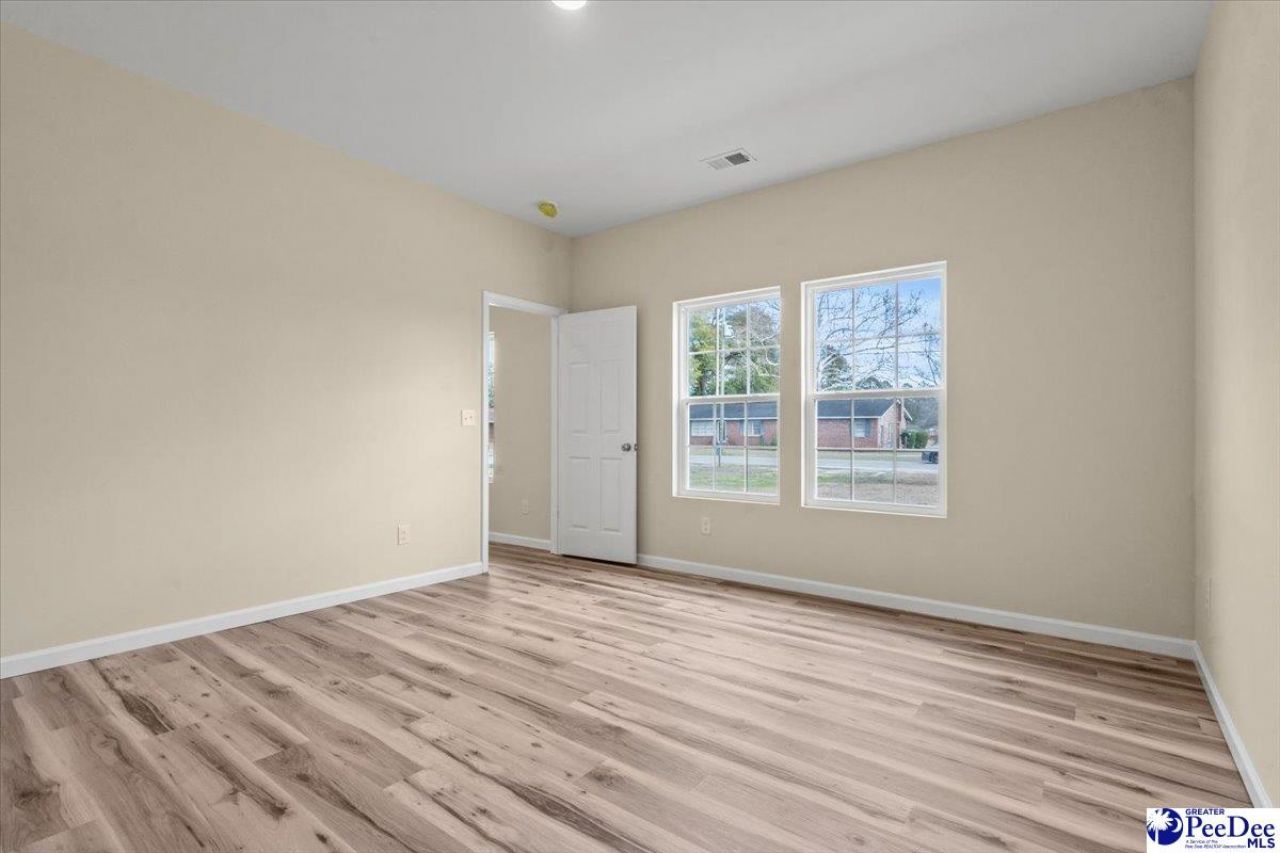 1507 E Home Avenue Photo 14