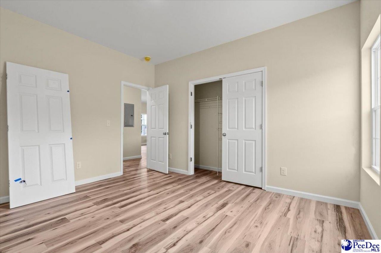 1507 E Home Avenue Photo 24