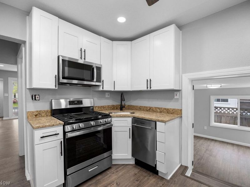 194 Forest Boulevard, Avon Lake, OH 44012 Photo 7