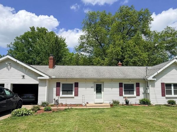 2279 Reeves Road NE, Howland, OH 44483