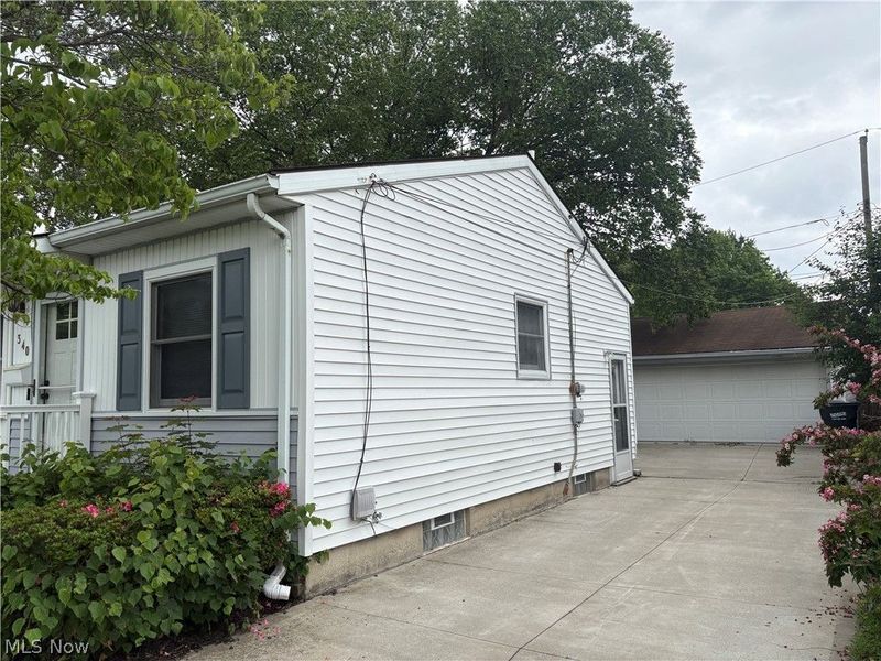 340 Hickory Drive , Berea, OH 44017 Photo 3