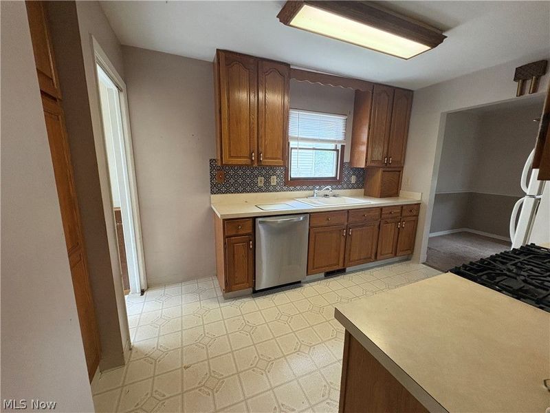 340 Hickory Drive , Berea, OH 44017 Photo 7