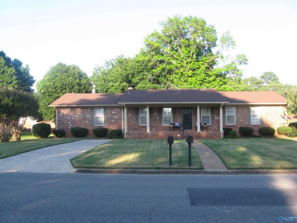 1204 Cloverdale Avenue SW, Decatur, AL 35601