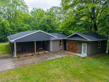 1384 Main Street, McKee, KY 40447