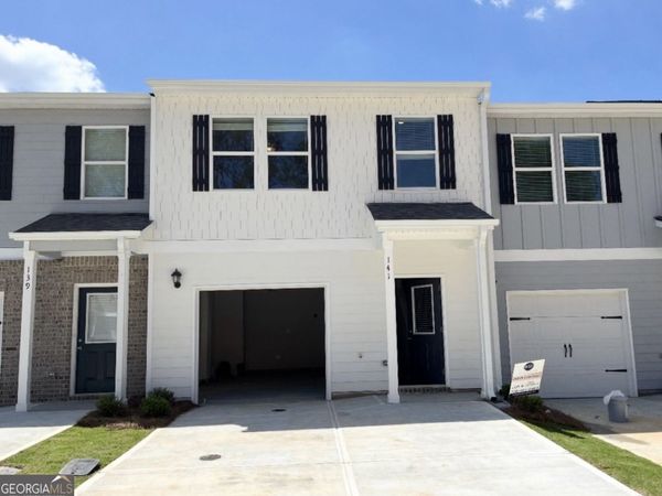 141 Village Green Drive NW, Adairsville, GA 30103