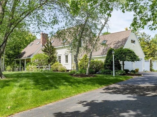 8 Millbrook Lane, Topsfield, MA 01983
