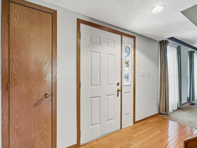 4799 Wallington Drive, Hilliard, OH 43026 Photo 6