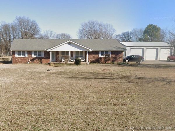 212 N Will Rogers Loop W, Oologah, OK 74053