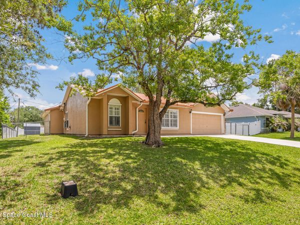 491 Carpenter Avenue NW, Palm Bay, FL 32907