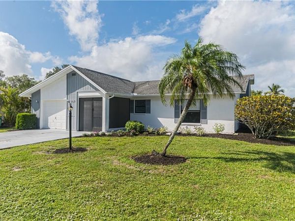 107 Blue Ridge DR, Unit 21, NAPLES, FL 34112