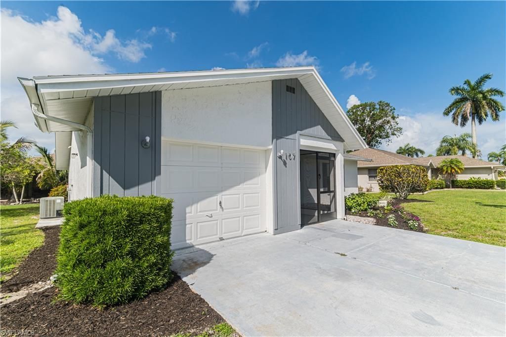 107 Blue Ridge Dr , Unit 21, Naples, FL 34112 Photo