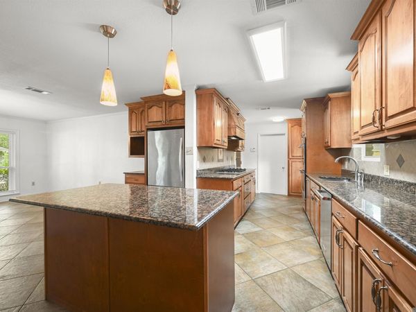 1951 Shawn Dr, Baton Rouge, LA 70806