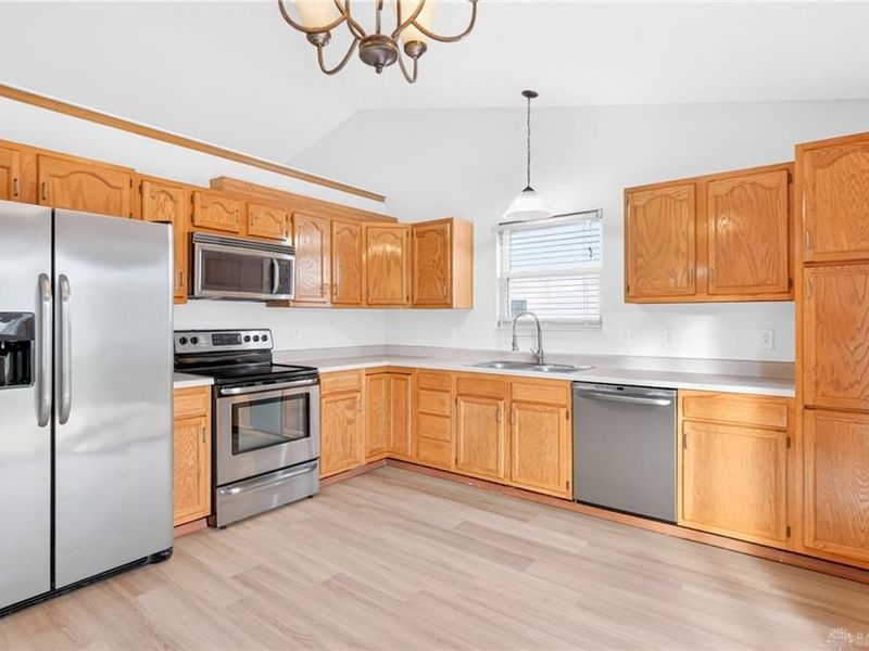 2374 W Patterson Lane, Troy, OH 45373 Photo 8