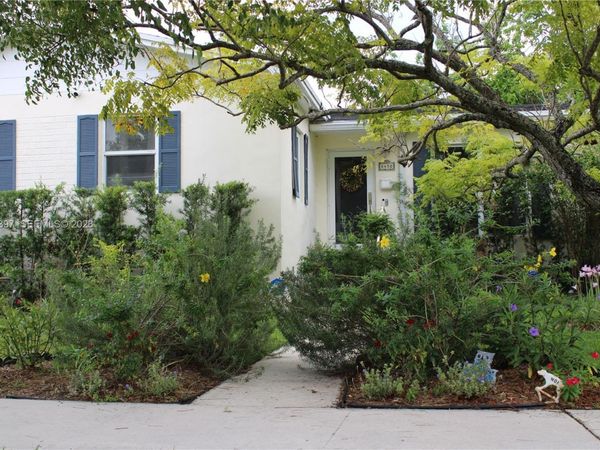 8450 SW 28th St , Miami, FL 33155
