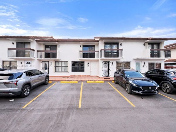 5437 W 21st Ave, Unit 51, Hialeah, FL 33016