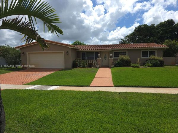 2091 NW 85th Way , Pembroke Pines, FL 33024