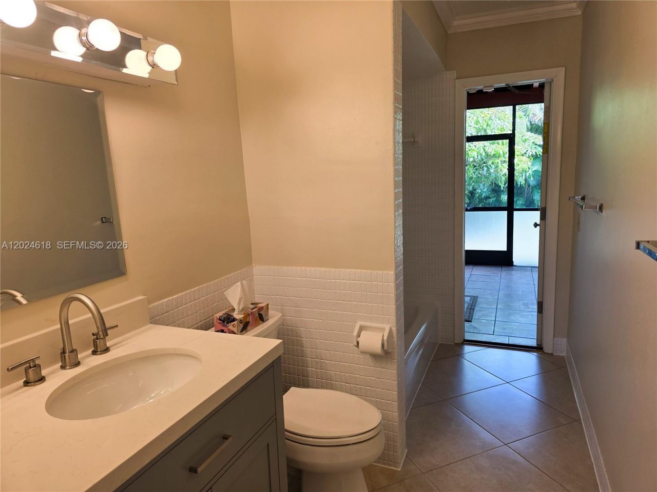 2091 NW 85th Way, Pembroke Pines, FL 33024 Photo