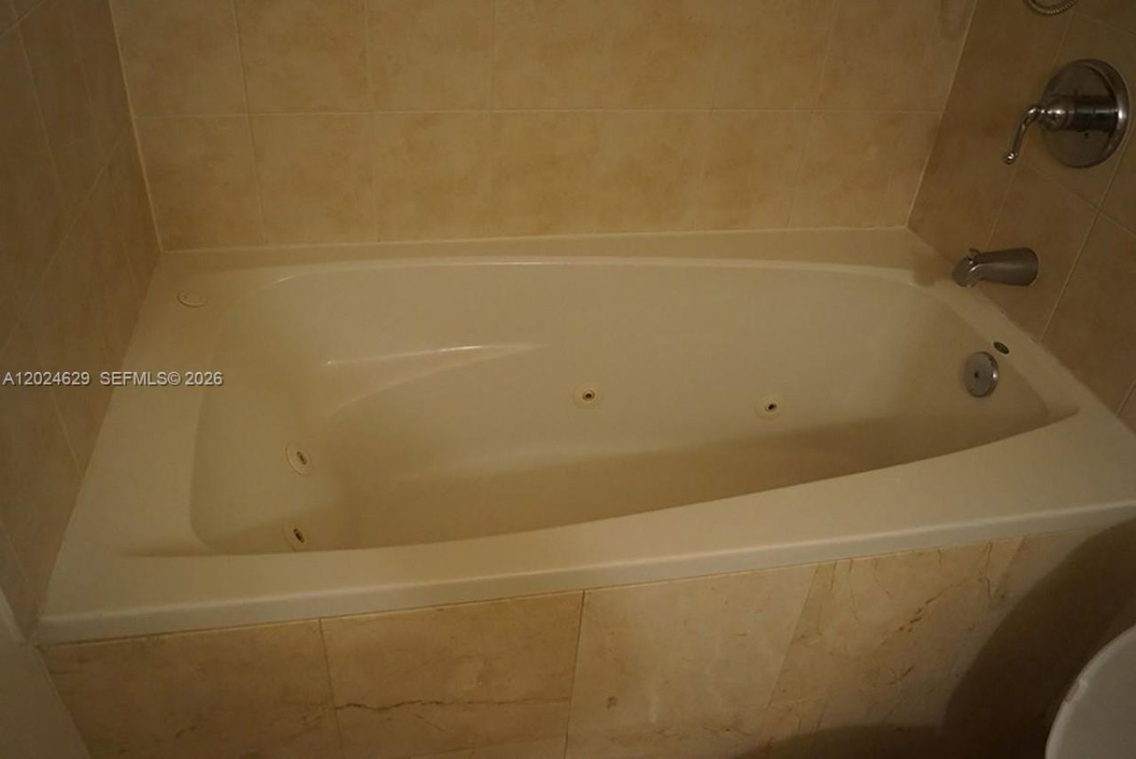 801 Three Islands Blvd , Unit 312, Hallandale Beach, FL 33009 Photo
