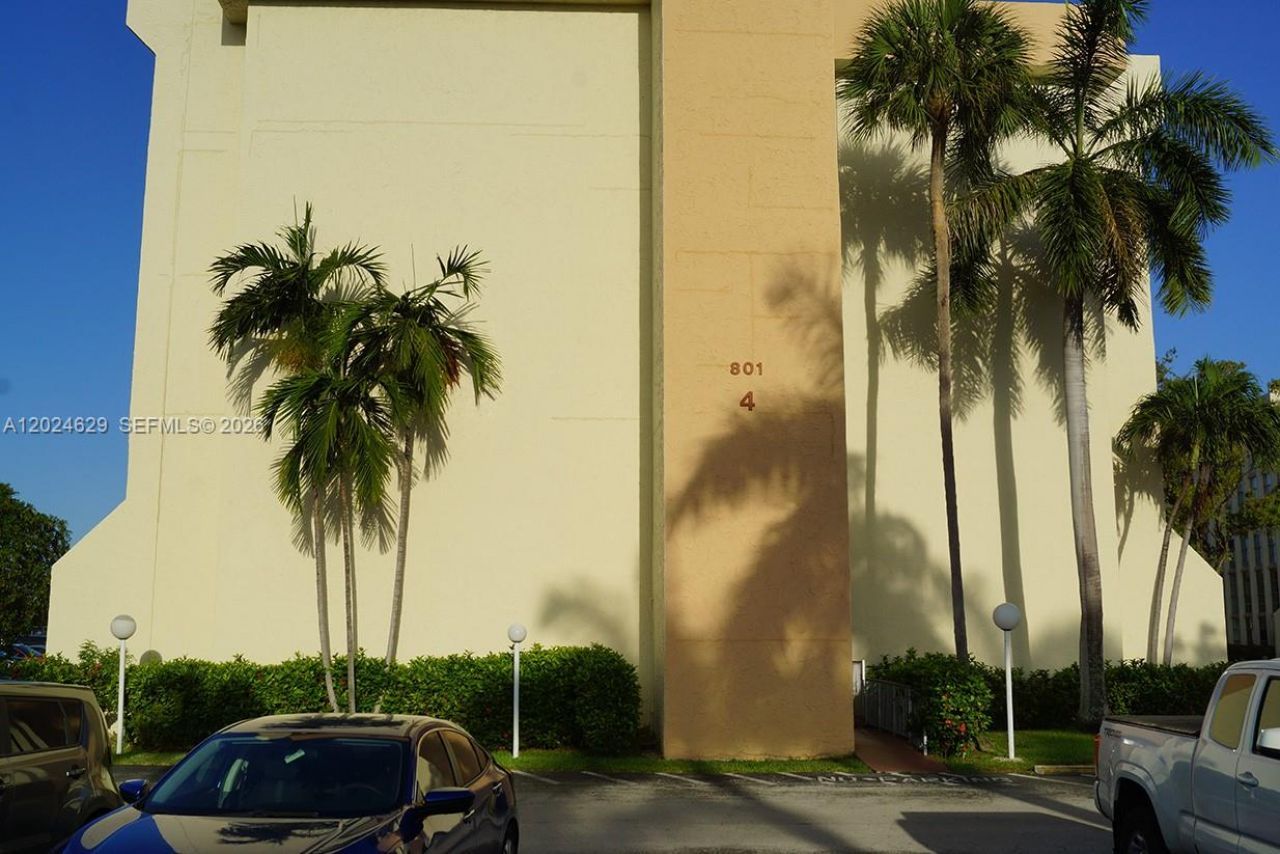 801 Three Islands Blvd , Unit 312, Hallandale Beach, FL 33009 Photo