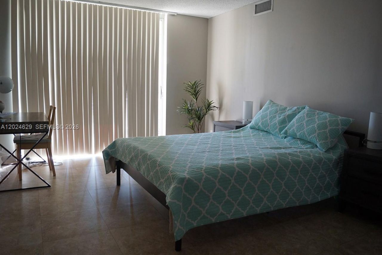 801 Three Islands Blvd , Unit 312, Hallandale Beach, FL 33009 Photo