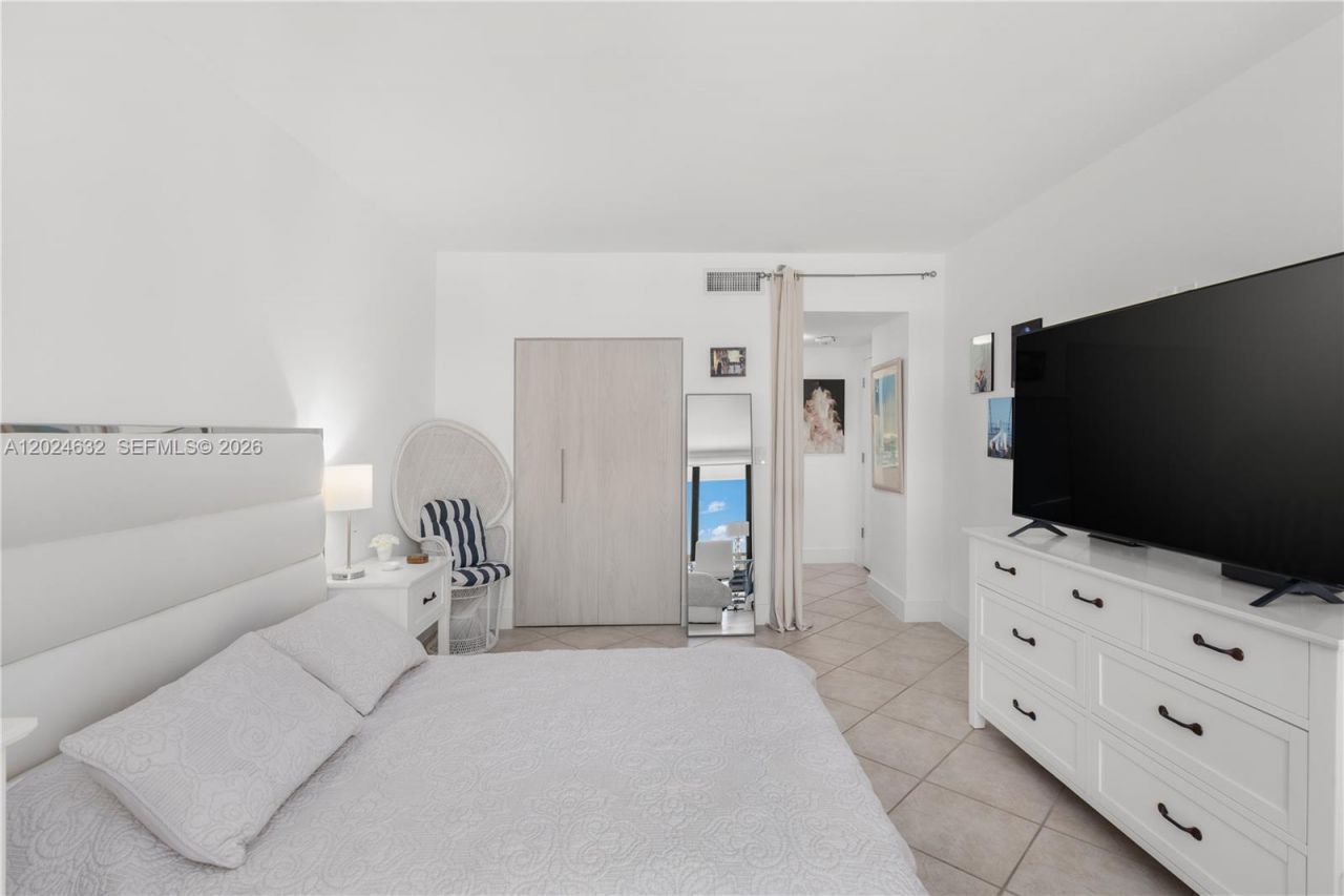 20281 E Country Club Dr, Unit 510, Aventura, FL 33180 Photo