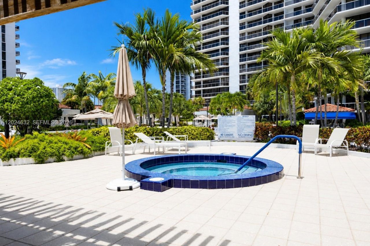 20281 E Country Club Dr, Unit 510, Aventura, FL 33180 Photo