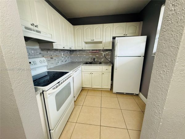 2040 NW 89th Ave , Unit 204, Pembroke Pines, FL 33028
