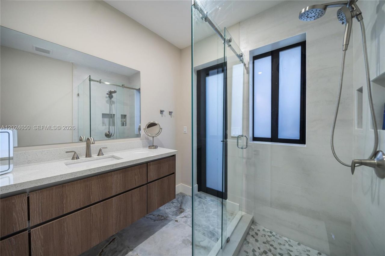 1663 SW 13th St, Miami, FL 33145 Photo