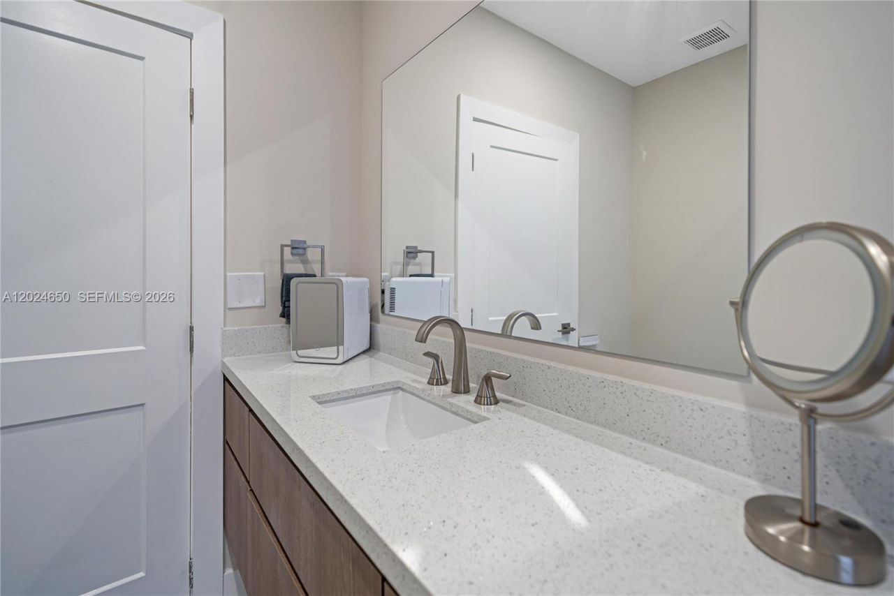 1663 SW 13th St, Miami, FL 33145 Photo