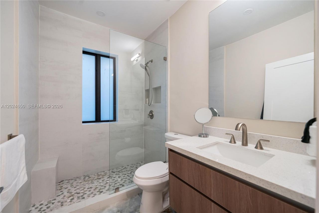 1663 SW 13th St, Miami, FL 33145 Photo