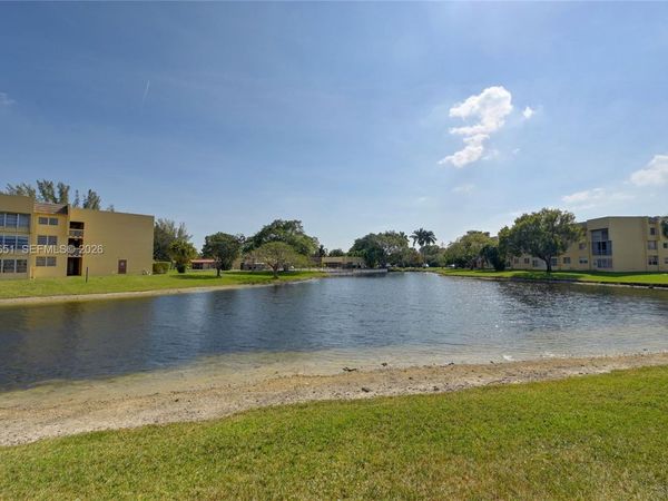 5860 NW 64th Ave , Unit 102, Tamarac, FL 33319
