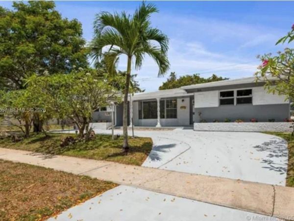 3619 W Park Rd , Hollywood, FL 33021