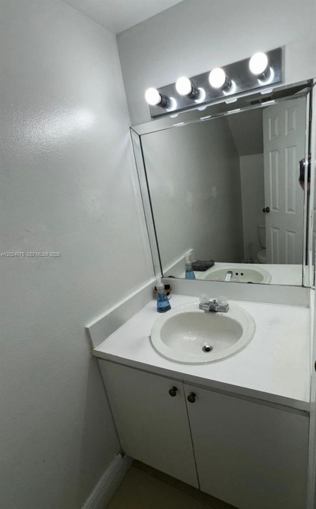 18111 NW 68th Ave, Unit F203, Hialeah, FL 33015 Photo
