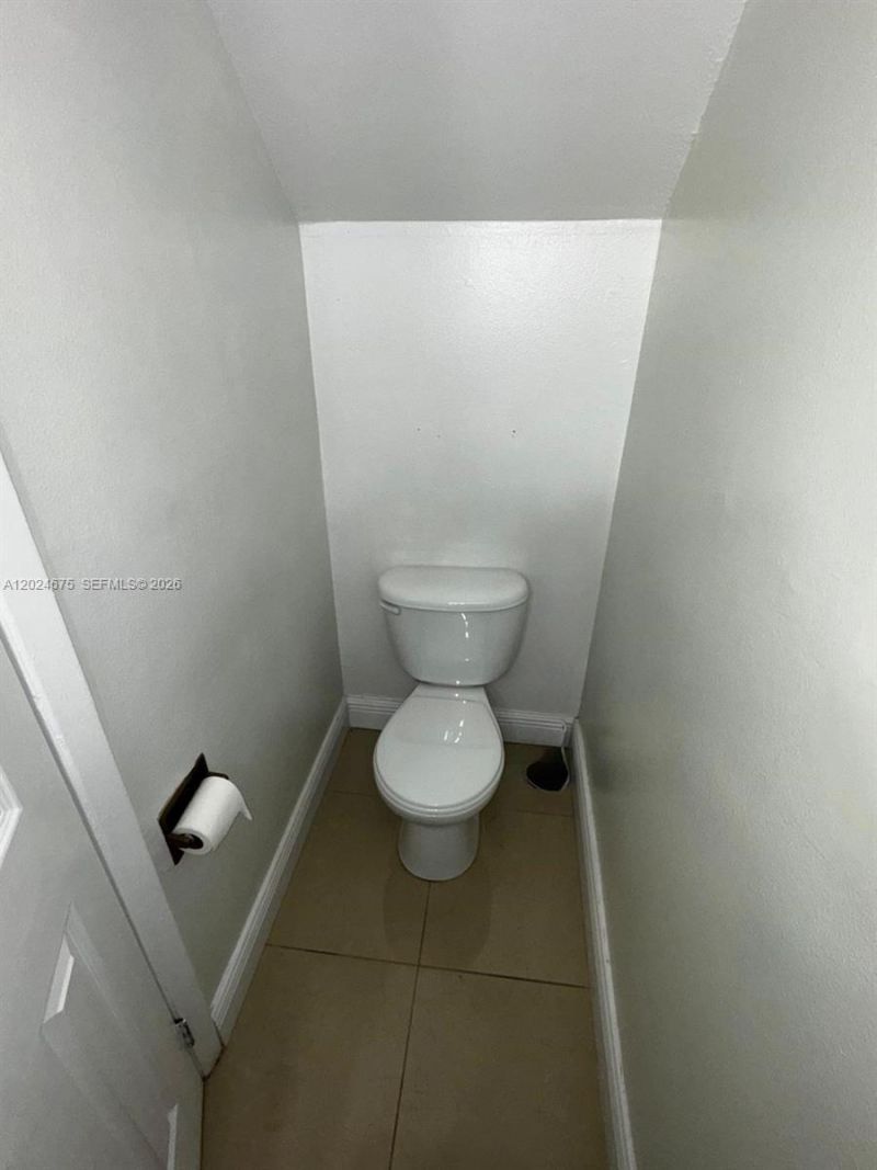 18111 NW 68th Ave, Unit F203, Hialeah, FL 33015 Photo