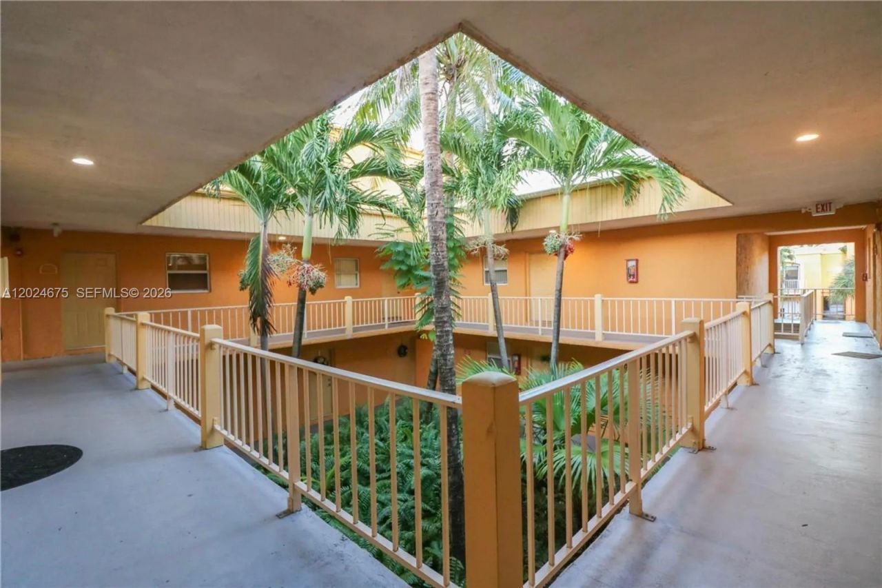 18111 NW 68th Ave, Unit F203, Hialeah, FL 33015 Photo