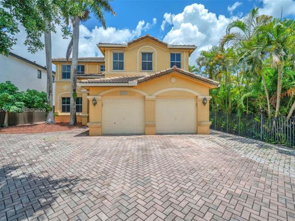 2155 SW 156th Ct , Miami, FL 33185