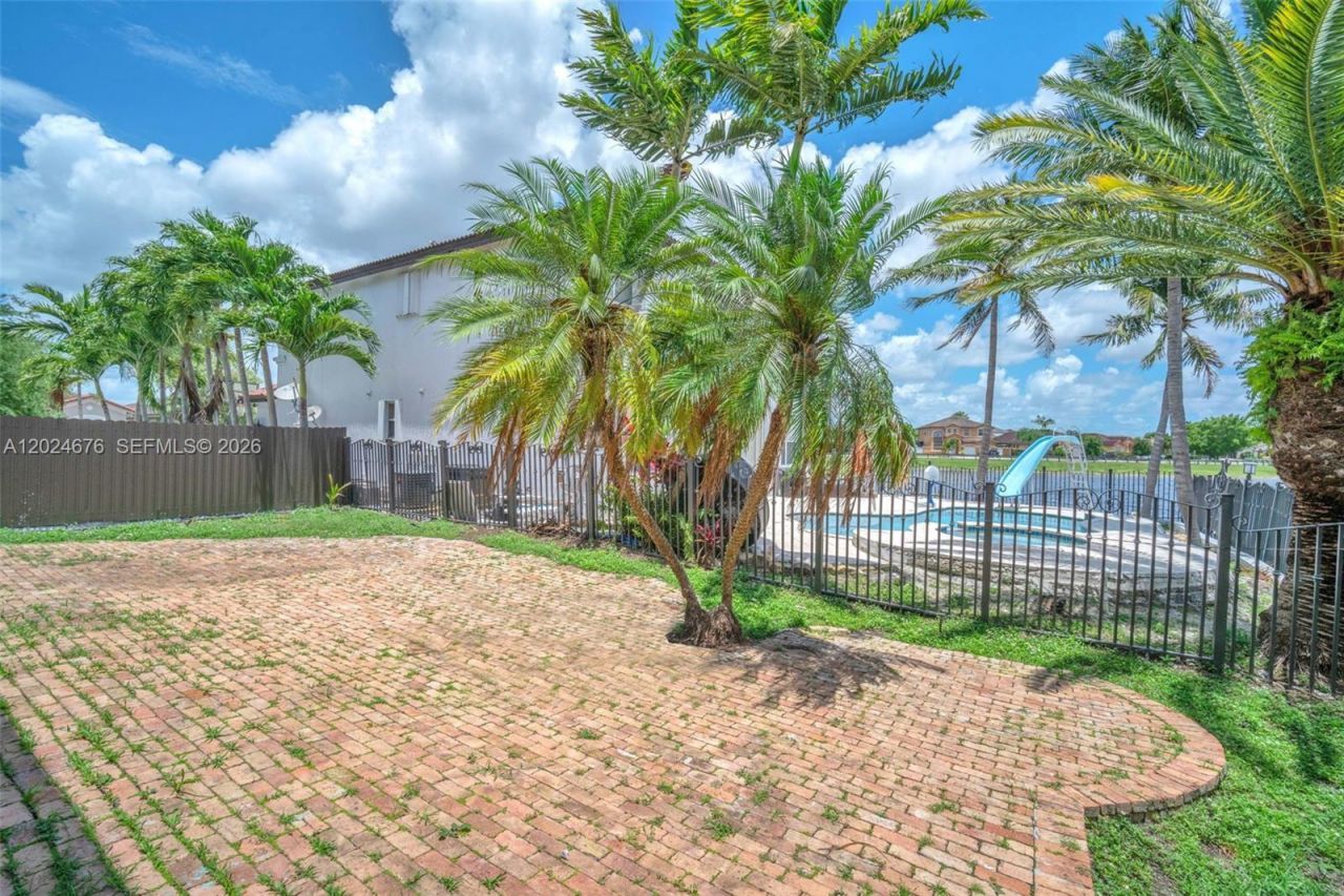 2155 SW 156th Ct , Miami, FL 33185 Photo