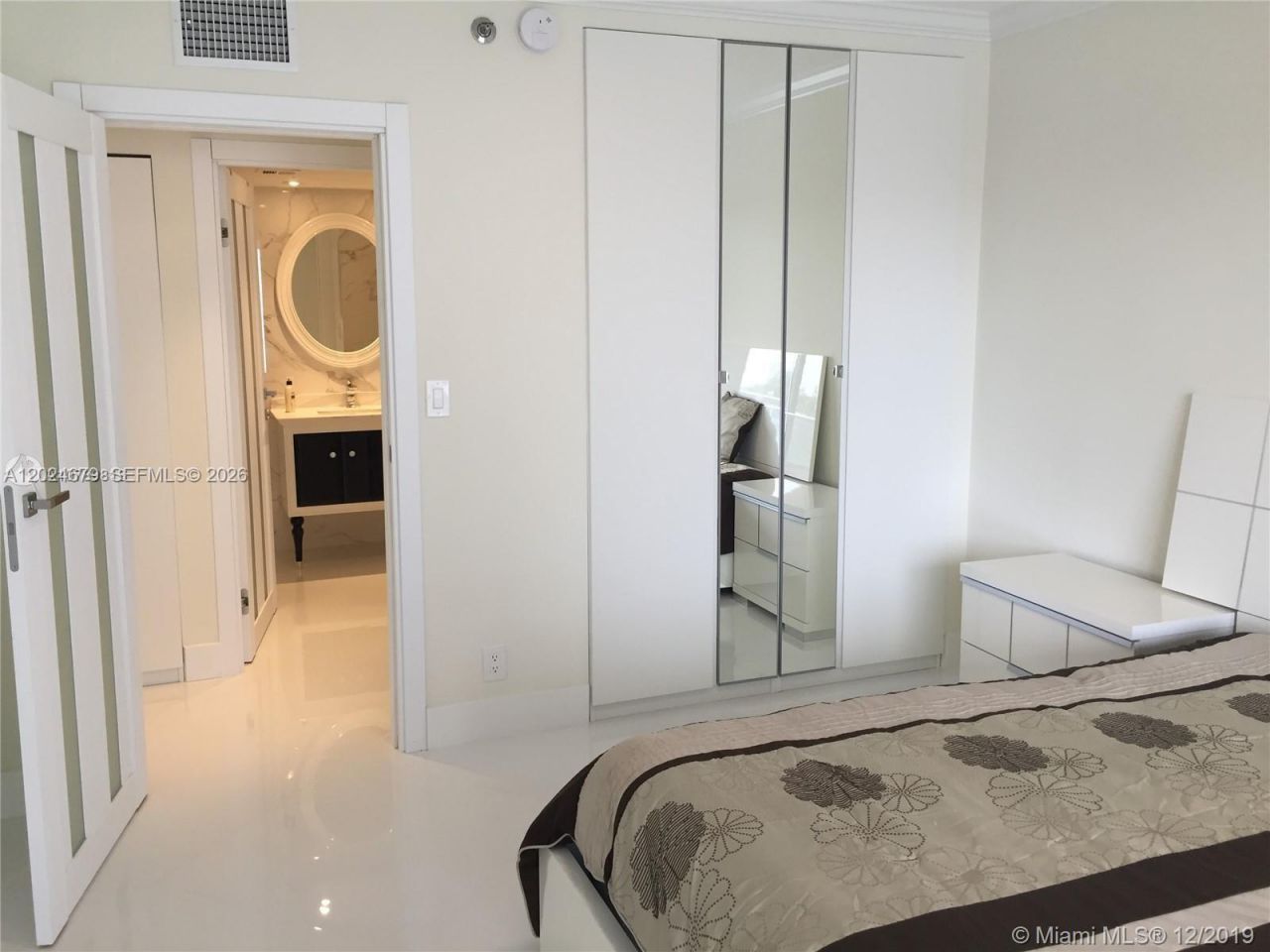 16485 Collins Ave , Unit 538, Sunny Isles Beach, FL 33160 Photo